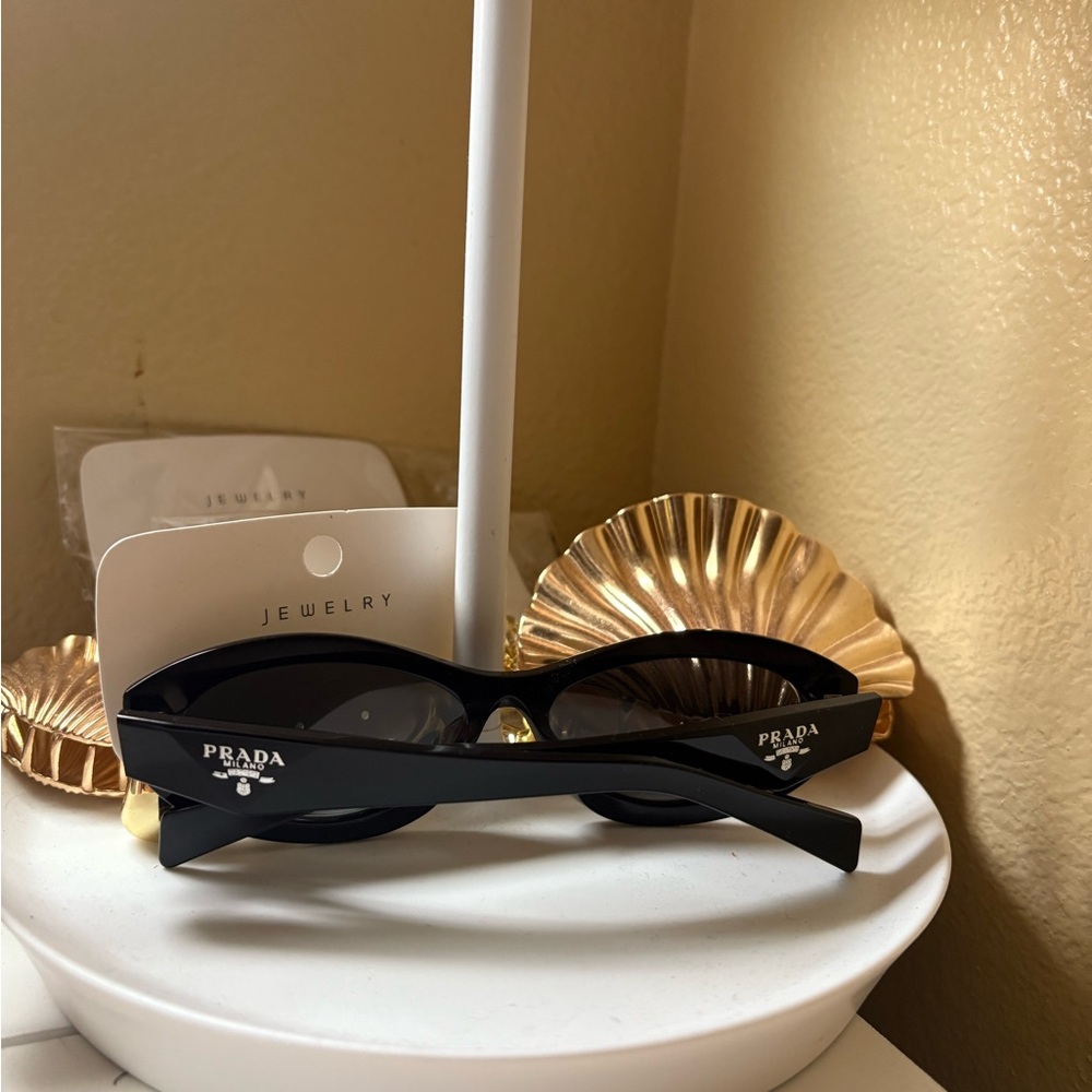 Prada Elegant Black Eyewear